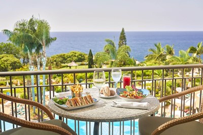 Room Service no Vila Porto Mare